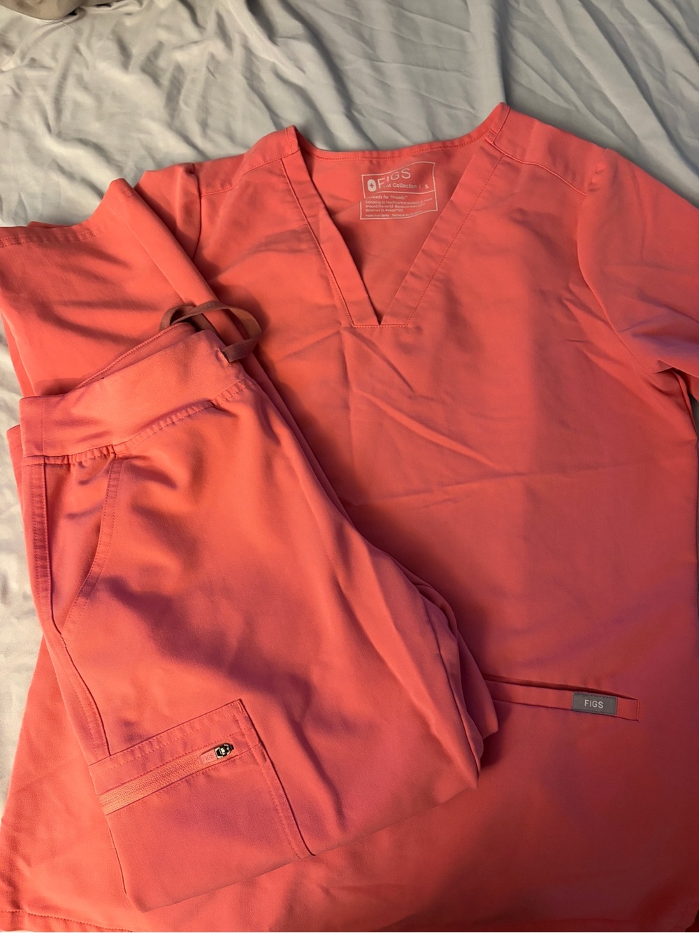 Figs Women’s Scrub Set in Coral Pink